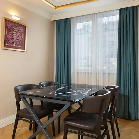 Golden Age Taksim 4*