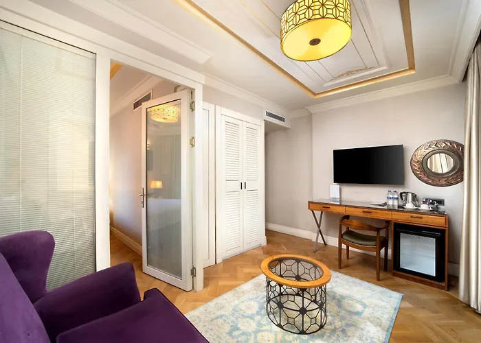 Golden Age Taksim Отель