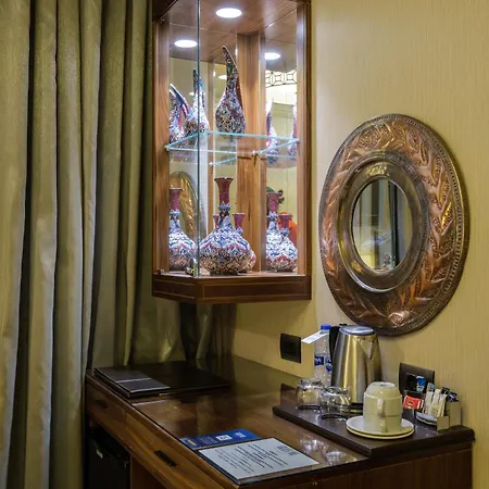 Golden Age Taksim 4*